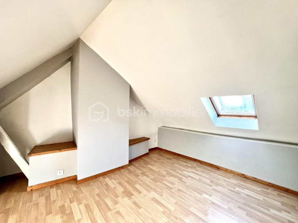 Charmante maison en pierres avec jardin – THEYS – 4 pièces – 2 chambres – 50 m²