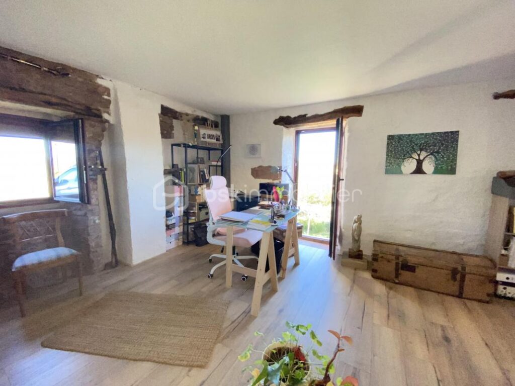 Charme, nature & autonomie – 147 m² + grange – Sud Aveyron – 5 pièces – 3 chambres – 147 m²