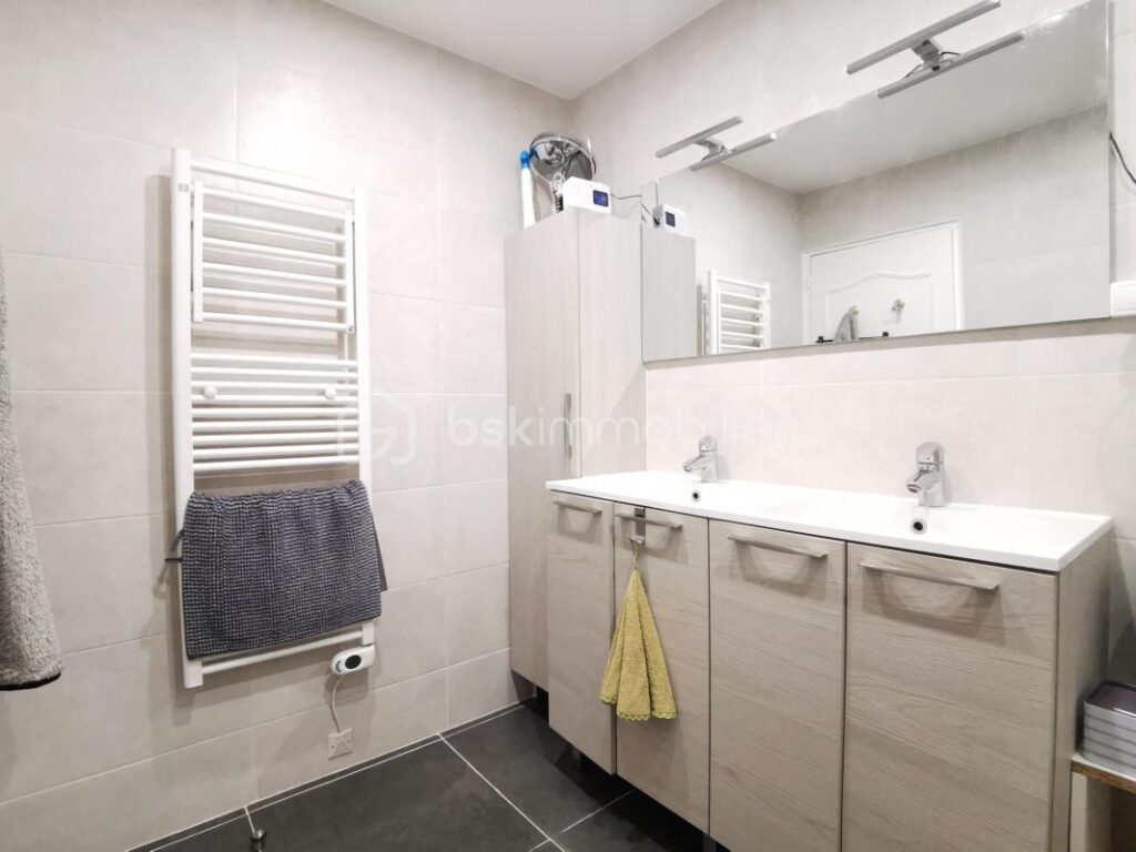 Beau T4 avec terrasse – 4 pièces – 3 chambres – 89 m²