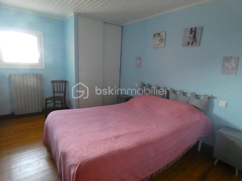 Maison gasconne 201 m2, 6 pièces avec dépendance sur un terrain d&rsquo;environ 5ha – 6 pièces – 5 chambres – 201 m²