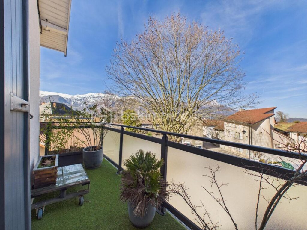 Maison de village – 5 pièces 148 m² – Jardin cocooning – 100 m² d’annexes – 5 pièces – 4 chambres – 148 m²