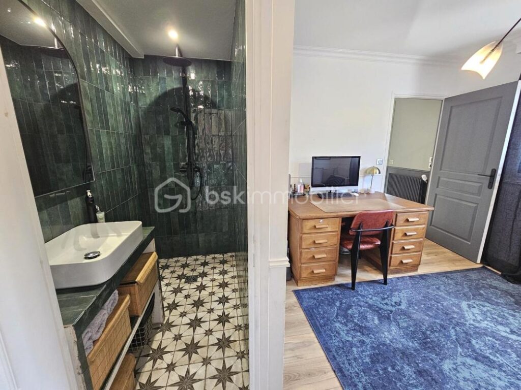 Mansart 7 pièces 216m² indépendant sous-sol DPE C – 7 pièces – 4 chambres – 151 m²