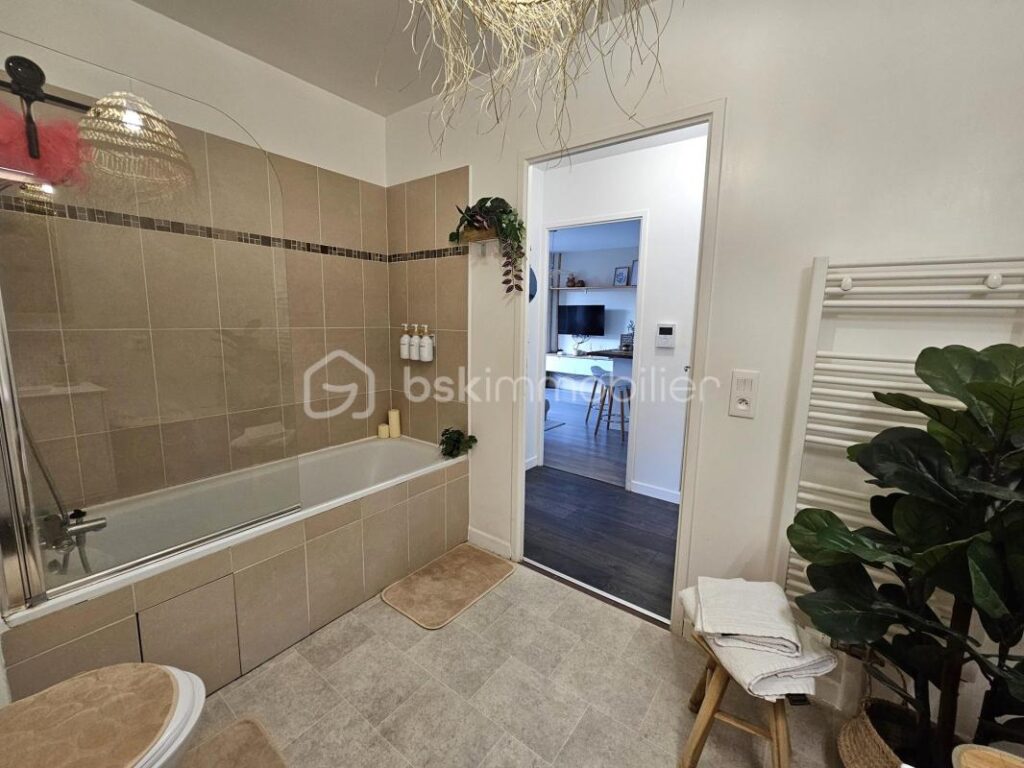 Appartement F2 44m² à 300m du RER DPE C balcon OUEST parking – 2 pièces – 1 chambre – 44 m²