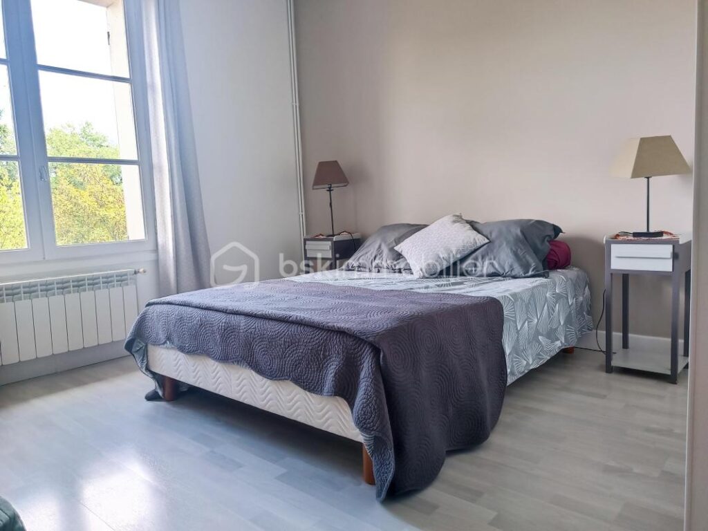 Magnifique Maison avec Vue sur Condom : Garage, Piscine et Jacuzzi – 6 pièces – 4 chambres – 190 m²