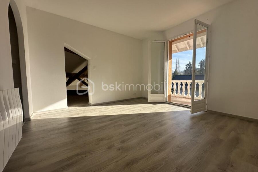 Maison à vendre à Domessin