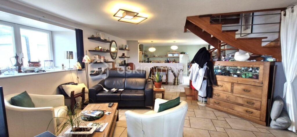 MAISON ET GITES EMPLACEMENT IDEAL! – 7 pièces – 4 chambres – 140 m²