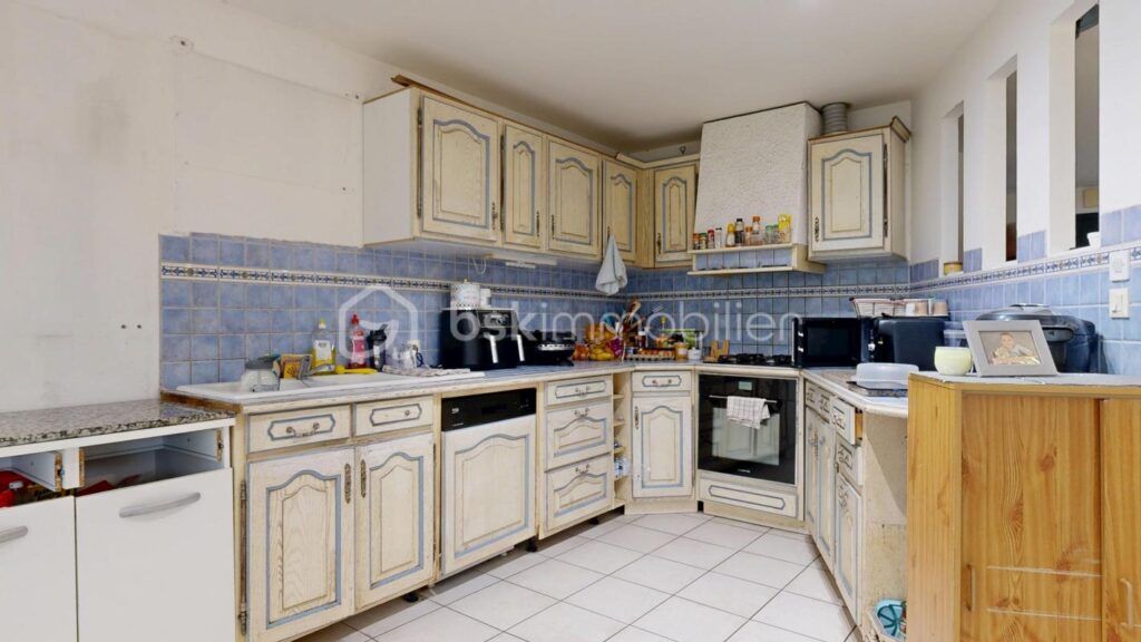 Maison de Type T6 de 157 m2 – 6 pièces – 4 chambres – 157 m²