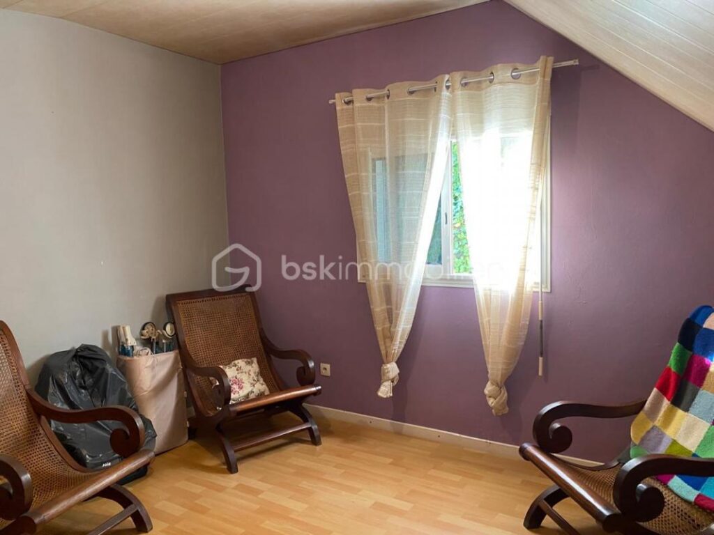 Maison de 165m² – 7 pièces – 6 chambres – 165 m²