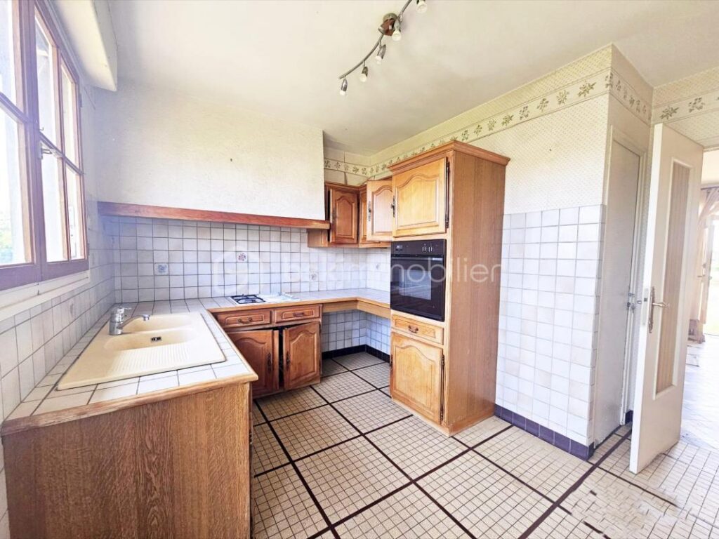 BIEN AVEC VUE IMPRENABLE SUR LA LOIRE – 5 pièces – 3 chambres – 94 m²