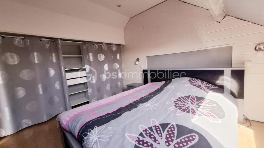 UN SUPERBE APPARTEMENT AVEC UN BEAU JARDIN – 5 pièces – 3 chambres – 131 m²