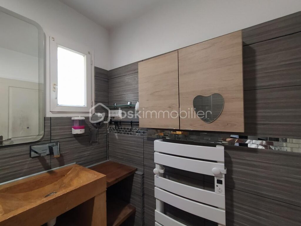 Maison T 4 97 m² sur 1600m² de terrain – 5 pièces – 3 chambres – 97 m²