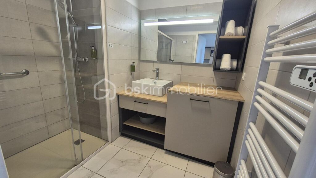 A VENDRE APPARTEMENT T2 DE 38M² A SAINT CYPRIEN PLAGE – HORIZON DU GOLF – TERRASSE – ASCENSEUR – PARKING PRIVATIF – VENDU MEUBLE – SOUS BAIL COMMERCIAL – 2 pièces – 1 chambre – 38 m²