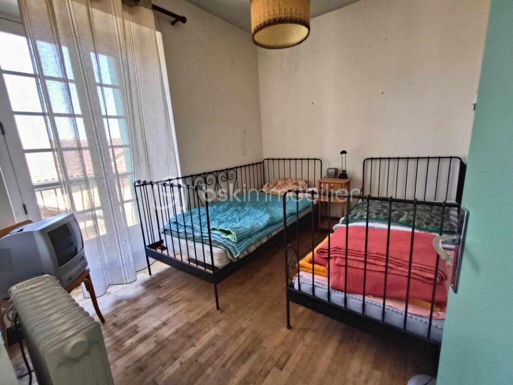 Vends Maison en Plein Cœur du Centre Ville de Belvès avec Terrasse Couverte & Jardin – 4 pièces – 3 chambres – 108 m²