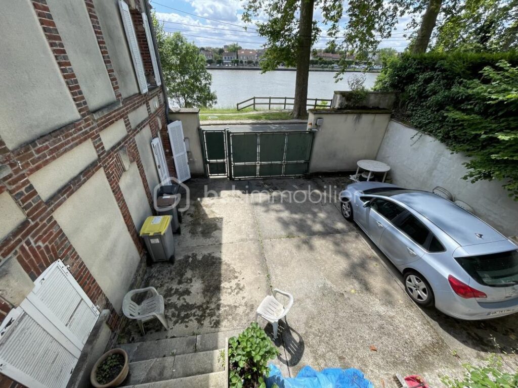 Maison de Maître en bord de Seine – 8 pièces – 5 chambres – 210 m²