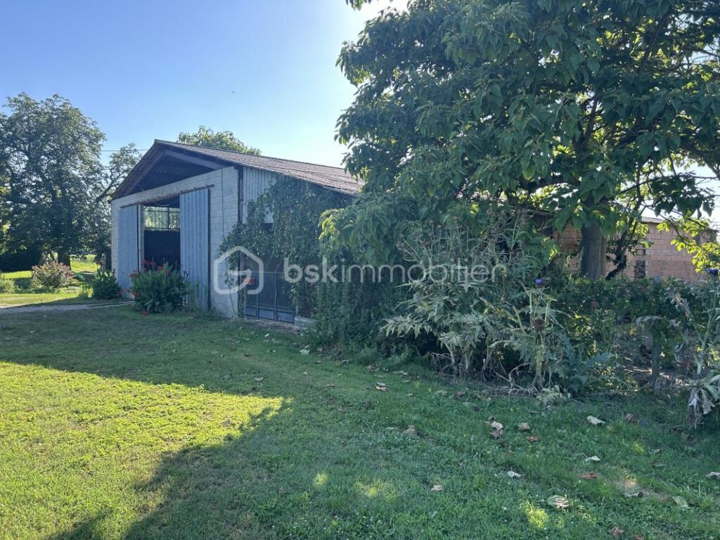 Belle Maison en Pierres – Grand Terrain Arboré – 5 pièces – 4 chambres – 145 m²