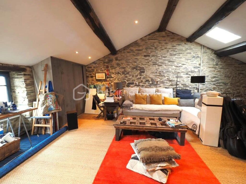 jolie maison de village de 105 m² avec grand jardin de 800 m² sans vis à vis et vue montagne – 4 pièces – 3 chambres – 105 m²