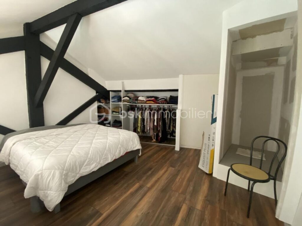 🏡 À vendre – Bel appartement 3 chambres de 100 m² à Belgentier – 4 pièces – 3 chambres – 101 m²