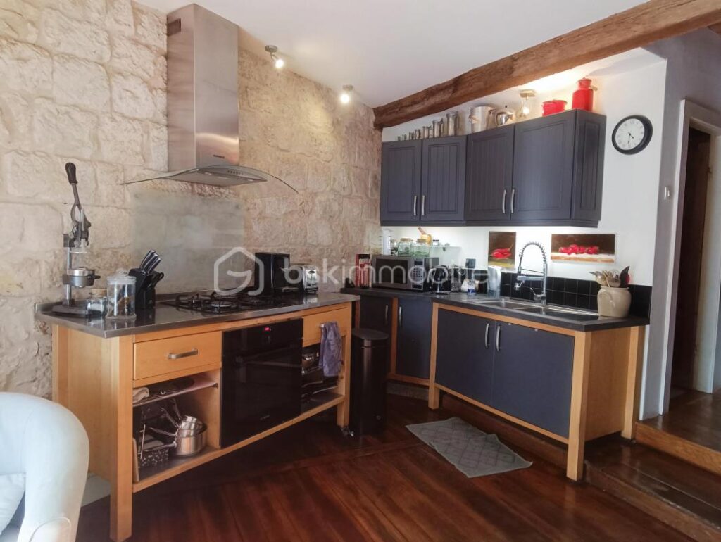 Maison de charme avec vue panoramique et piscine d’exception – 5 pièces – 2 chambres – 118 m²