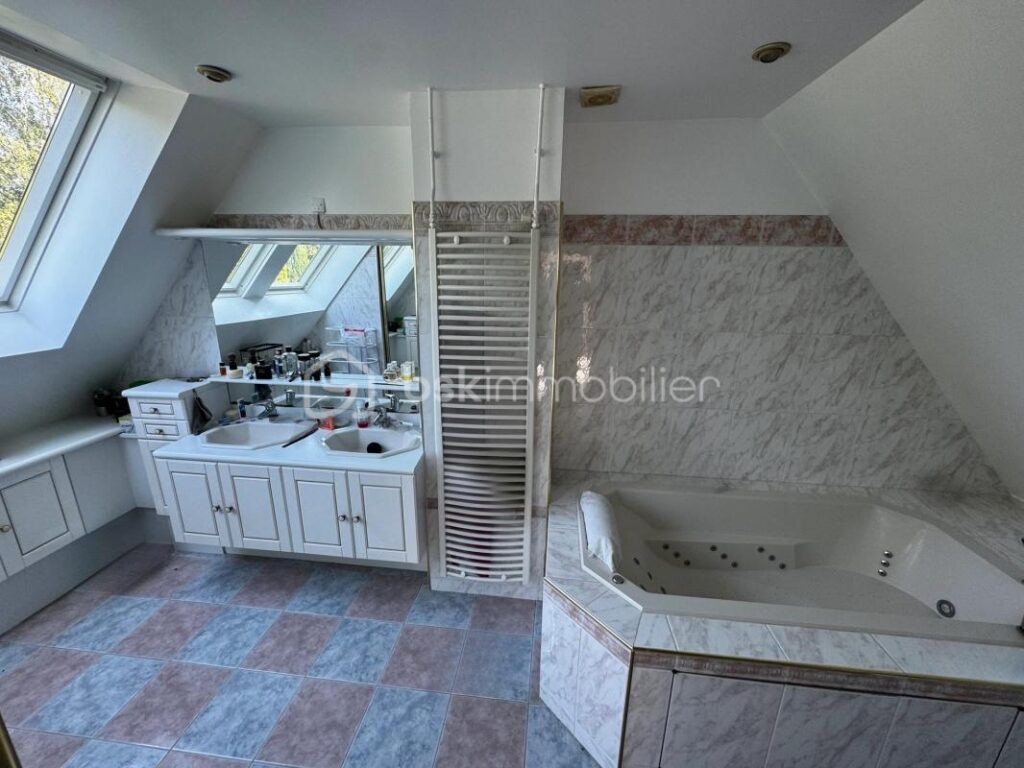 Maison 377m2 secteur Villers-sur-Mer – 9 pièces – 4 chambres – 377 m²