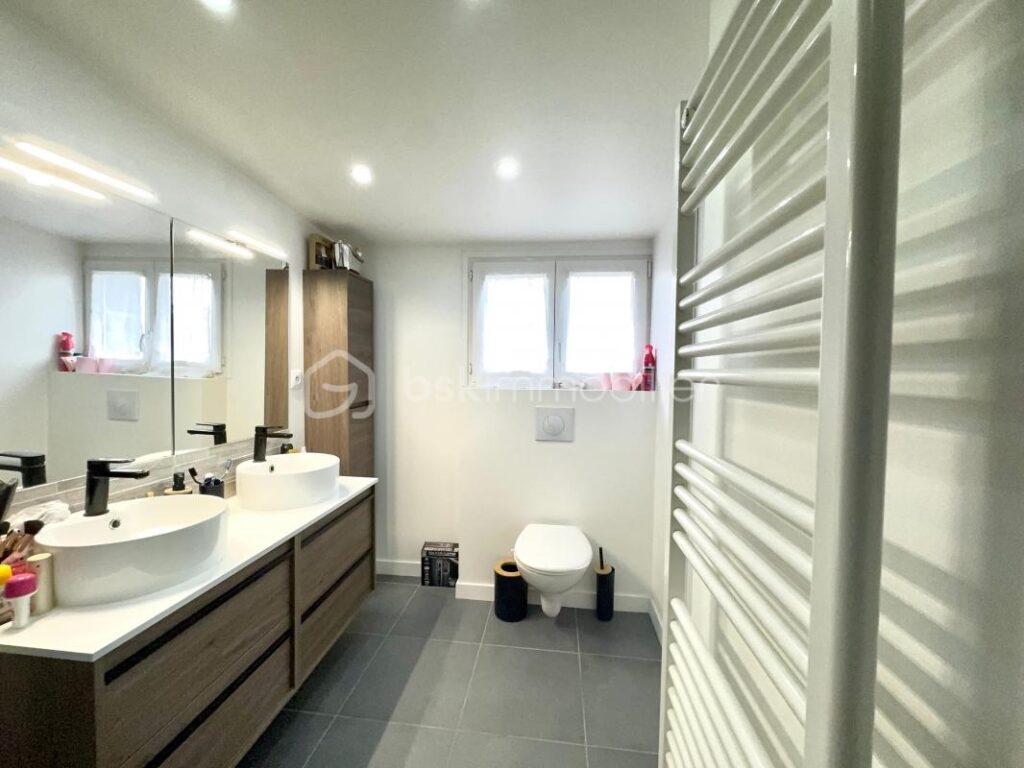 INVESTISSEMENT LOCATIF – 7 pièces – NR chambres – 160 m²