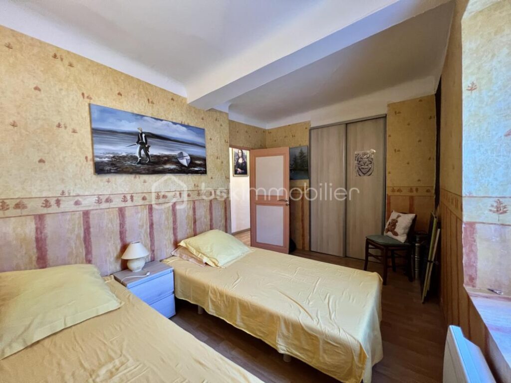 Vente maison de ville – 4 pièces avec terrasse – 4 pièces – 3 chambres – 78 m²