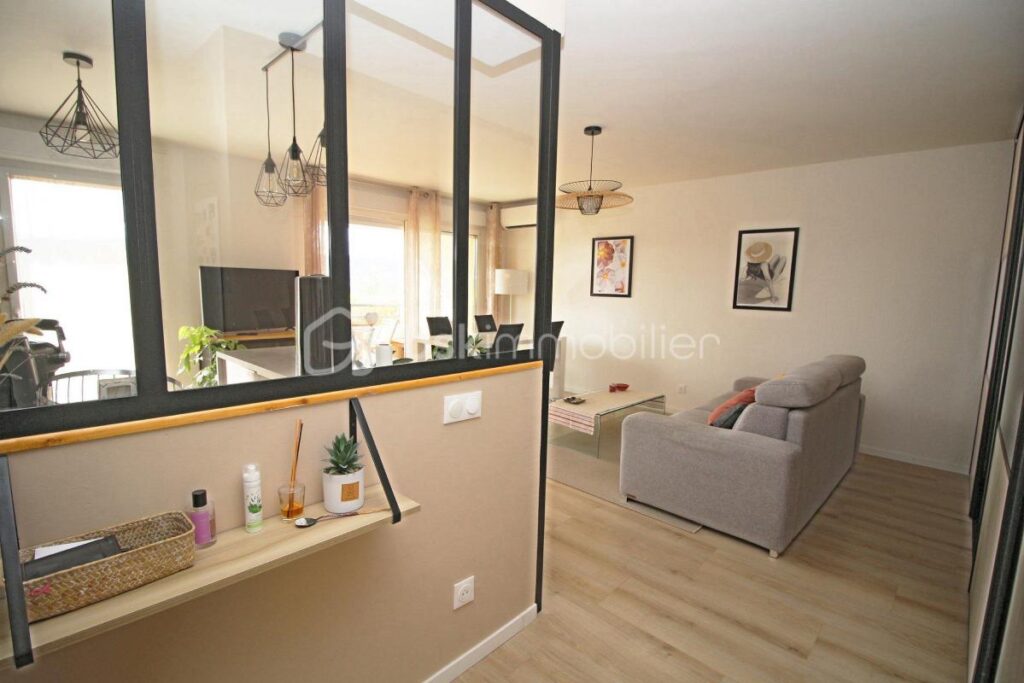 APPARTEMENT COUP DE COEUR NICE OUEST AVEC TERRASSE ET GARAGE – 2 pièces – 1 chambre – 48 m²