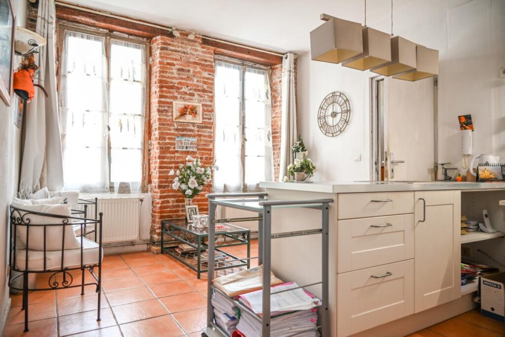 **Maison d’habitation de 232 m2 habitables au cœur de Toulouse face à la Garonne et à la prairie des filtres ** – 8 pièces – 6 chambres – 232 m²