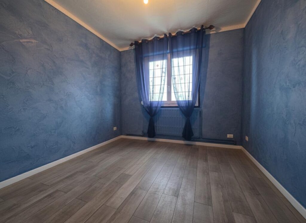 Maison semi-individuelle 103m² avec véranda, garage et jardin clos – 6 pièces – 3 chambres – 103 m²