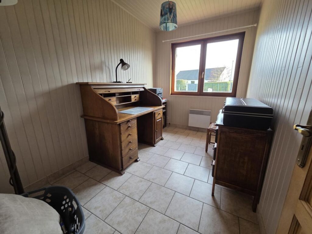 PAVILLON BRIQUES PLAIN PIED BERNARD LANNOY SOUS SOL COMPLET – 6 pièces – 3 chambres – 108 m²