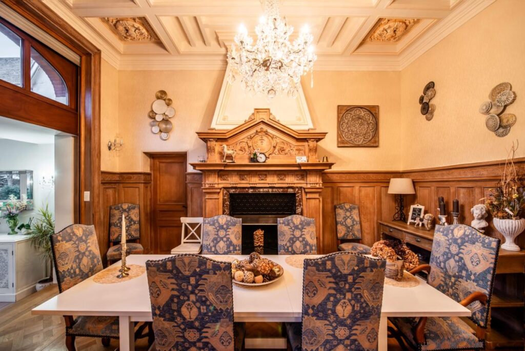 Manoir – 21 pièces – 8 chambres – 696 m²