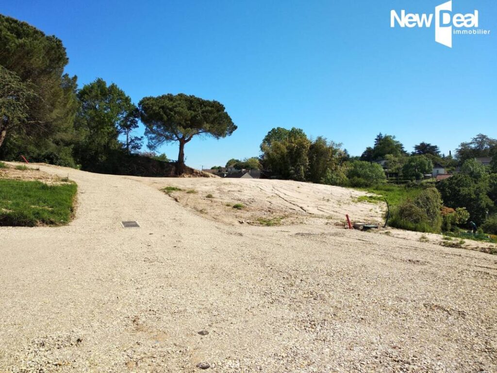 Terrain viabilisé 1005 m² avec superbe vue – NR pièces – NR chambres – 1005 m²