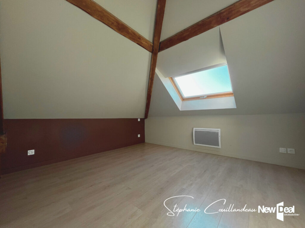 Appartement duplex sur le hauteurs d’Aix les Bains avec belle vue dégagée – 5 pièces – 3 chambres – 93 m²