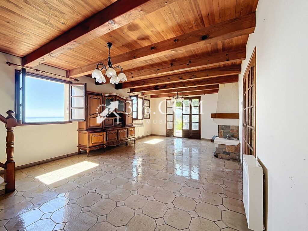 Maison 165 m2 habitables vue exceptionnelle sur mer – 7 pièces – 5 chambres – 165 m²