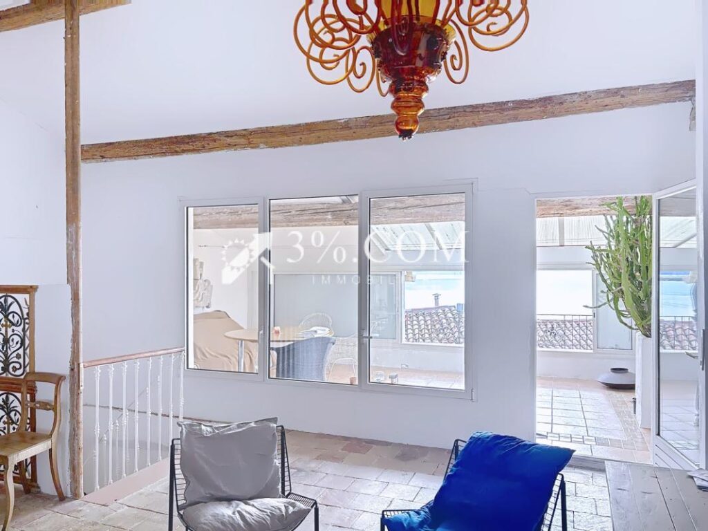 Maison atypique d’exception de 215 m2, 7 pièces, 3 chambres – 8 pièces – 3 chambres – 215 m²