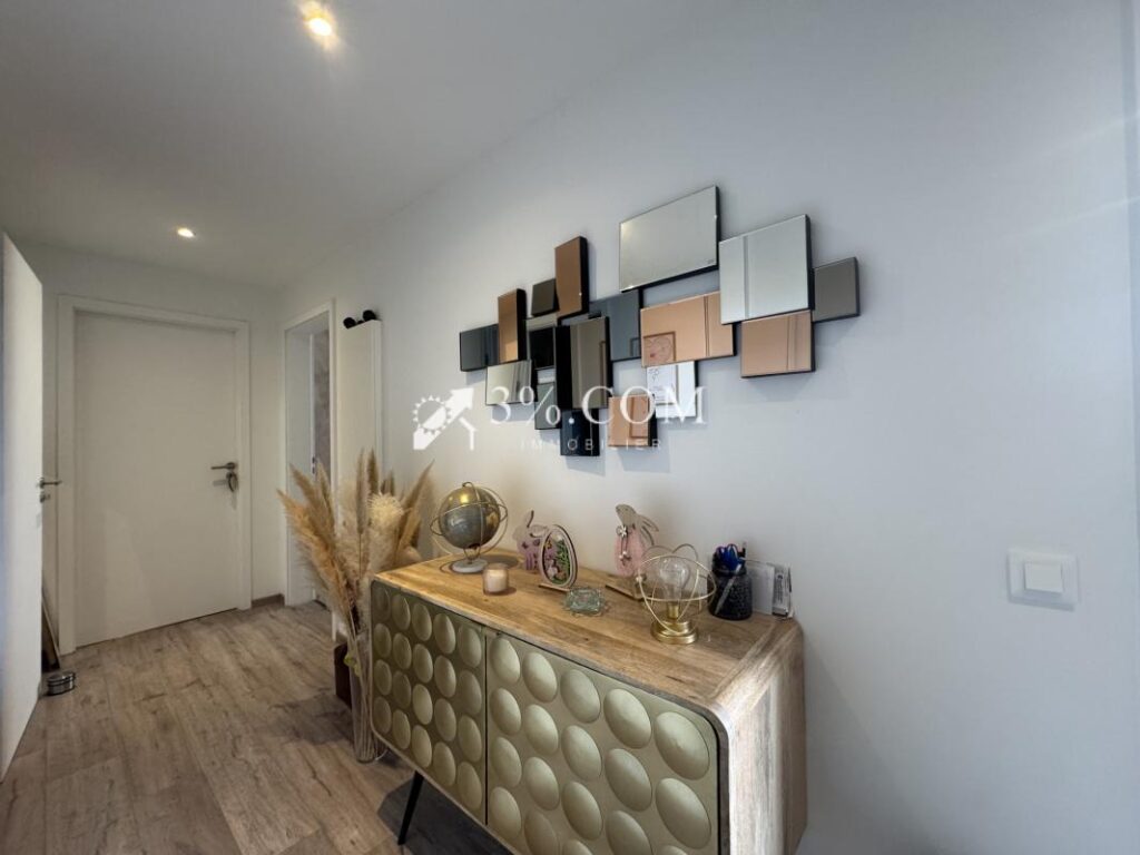 3%COM beau F3 avec terrasse et 2 places de parking- cave – 3 pièces – 2 chambres – 73 m²