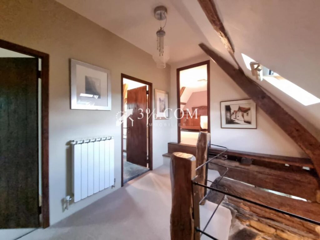 Jolie maison en pierres avec petite dépendance – 5 pièces – 3 chambres – 107 m²