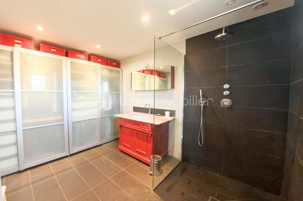 Magnifique villa avec piscine dans un quartier résidentiel de Labège – 8 pièces – 6 chambres – 210 m²