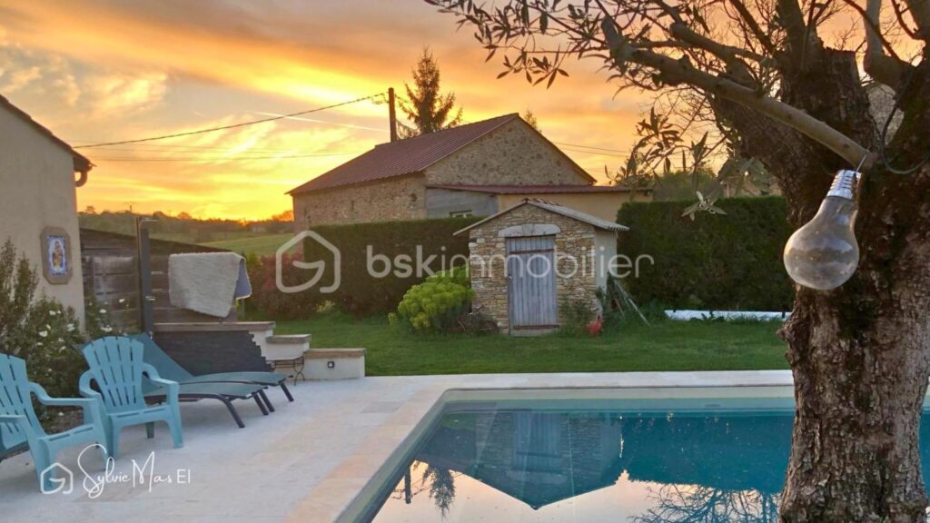 Plain-pied avec Piscine – garage – Portes du Périgord Noir – 4 pièces – 3 chambres – 106 m²