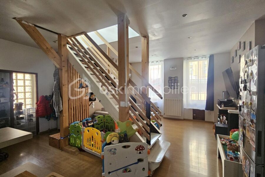 Maison à vendre à Remollon
