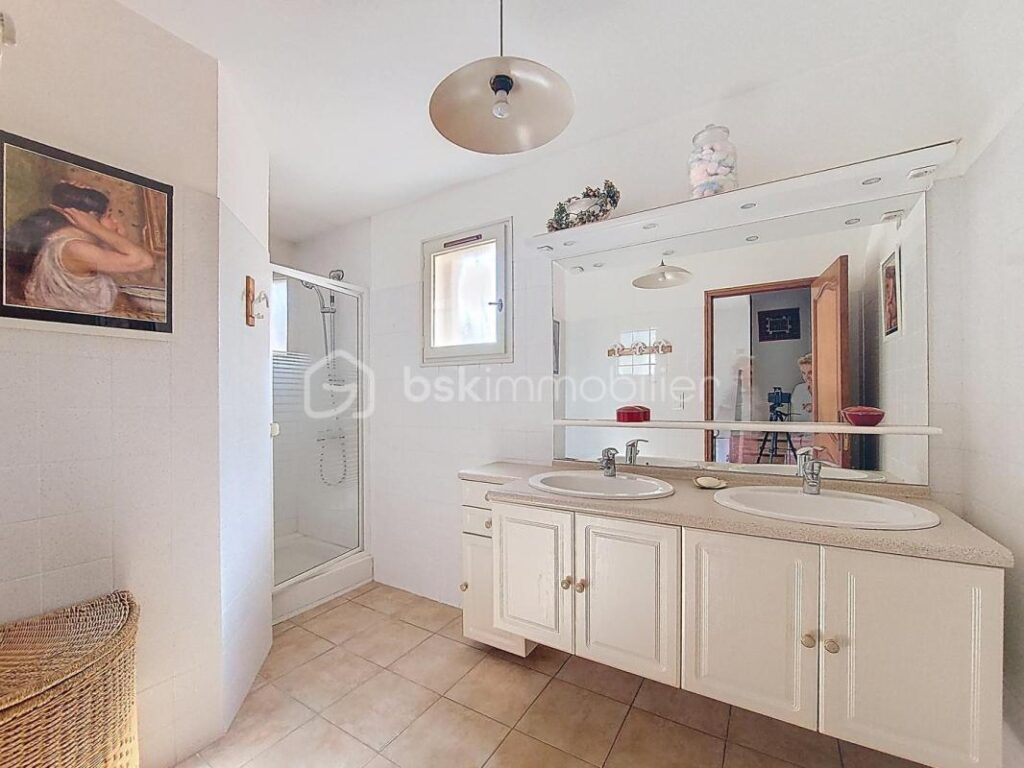 VILLA DE CARACTERE – 6 pièces – 5 chambres – 135 m²