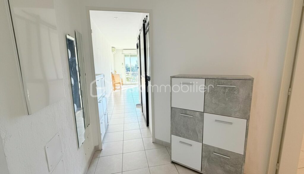 GRAND STUDIO AVEC COIN NUIT + PARKING / VUE MER ET FORET – 1 pièce – 1 chambre – 40 m²