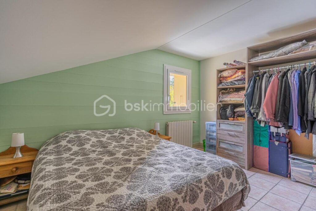 Maison familiale avec studio indépendant et grande véranda – Sallanches – 7 pièces – 4 chambres – 268 m²