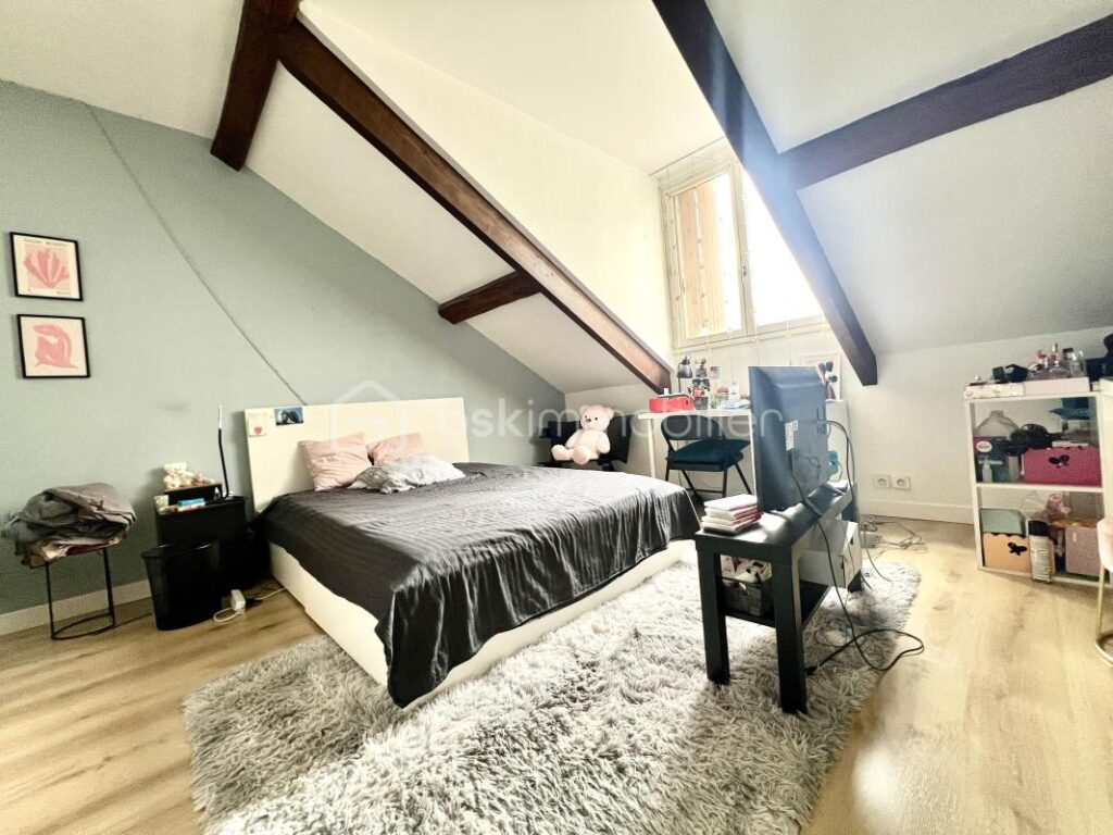 Maison bourgeoise au centre ville d’Etampes – 7 pièces – 6 chambres – 200 m²