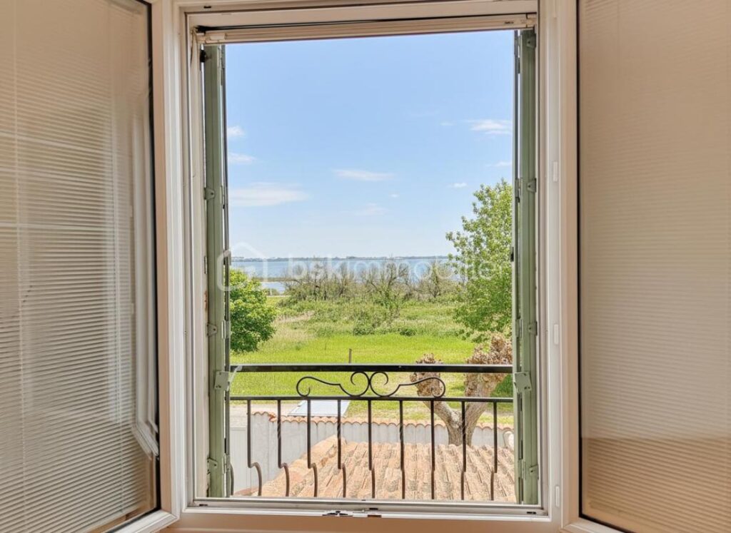 *** Villa T5 de 140m2 sur un terrain de 550m2 avec piscine et vue étangs à PALAVAS *** – 5 pièces – 4 chambres – 140 m²