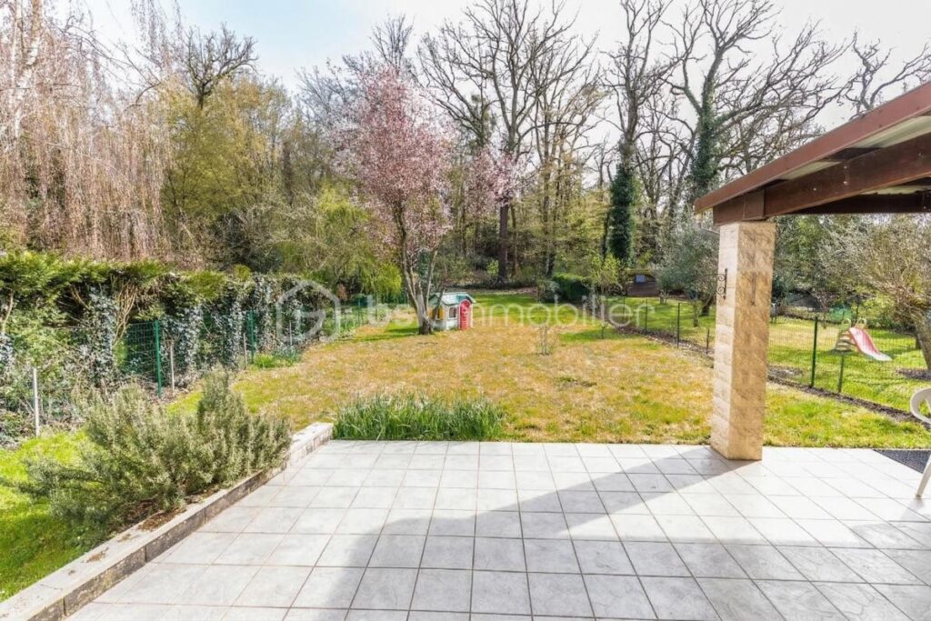 Exclusivité – Maison familiale 5 pièces avec jardin et vue sur la forêt en fond de parcelle – 5 pièces – 4 chambres – 98 m²