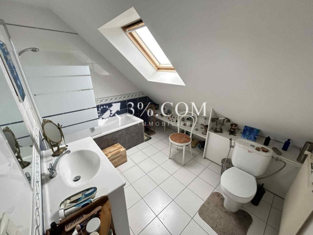 MAISON 6 PIÈCES – 6 pièces – 4 chambres – 136 m²