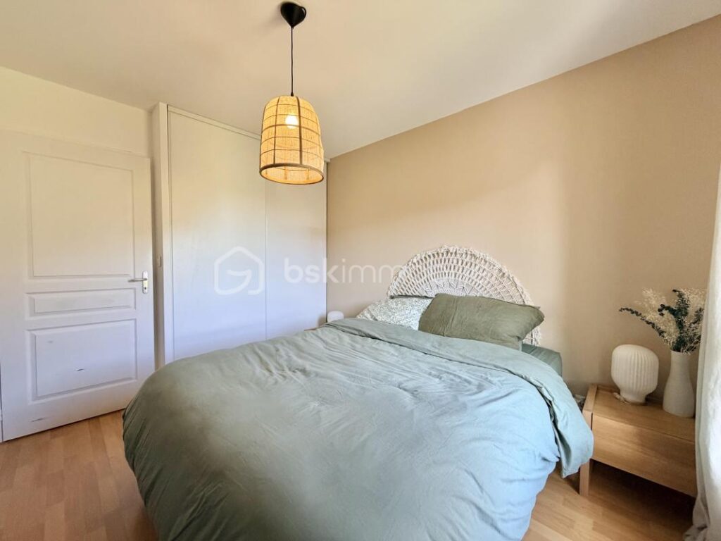 Appartement T2 avec balcon, cave et garage au centre de Villaz – 2 pièces – 1 chambre – 52 m²
