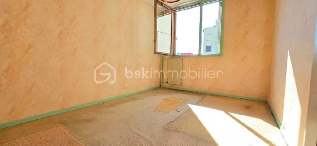 T3/T4 85M² L’OPPORTUNITÉ pour un projet de rénovation sur mesure – 4 pièces – 3 chambres – 83 m²