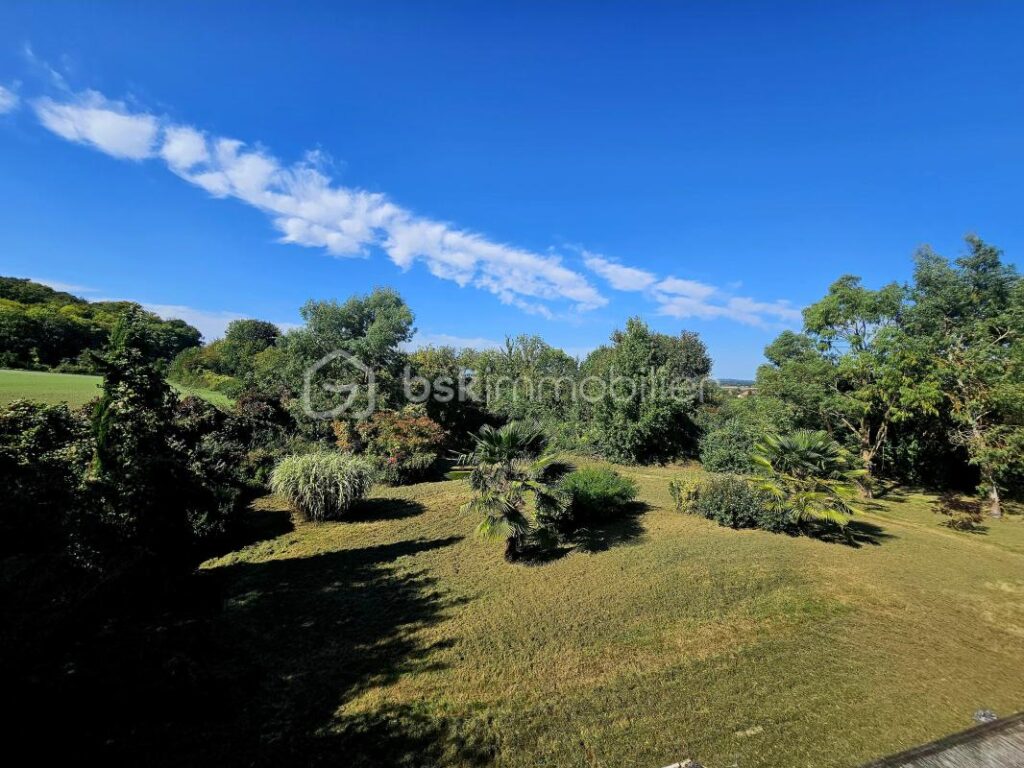 🏡 Belle maison familiale à Auneuil !! – 7 pièces – 4 chambres – 160 m²