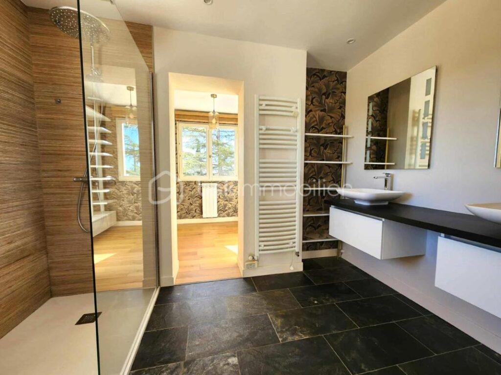 Superbe villa avec vue imprenable – 7 pièces – 4 chambres – 192 m²